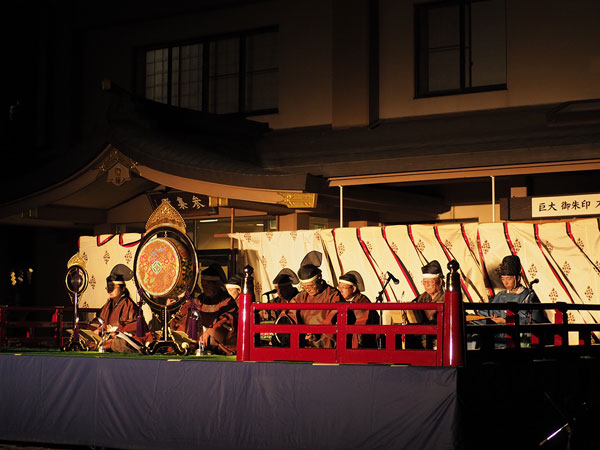 團十郎稲荷祭並び観月演奏会